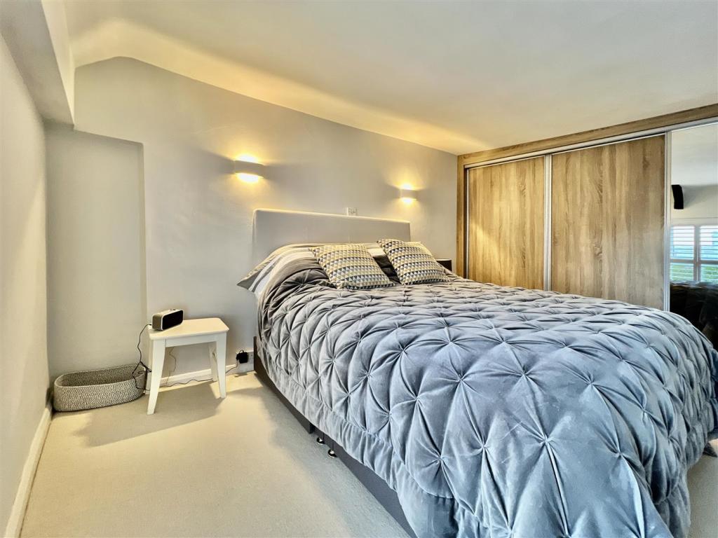 Brixham Holiday Cottage - Rose Cottage - King size bed